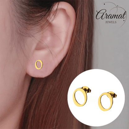 RVS letter O oorstekers goudkleurig - Aramat Jewels - Oorbellen - cadeautip