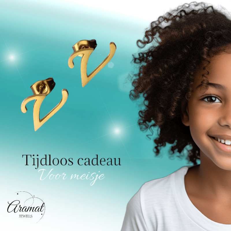 RVS Letter V Oorbellen Goudkleurig – Initiaal - Aramat Jewels - Oorbellen - cadeautip