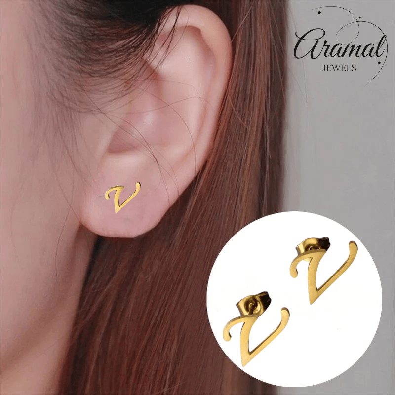 RVS Letter V Oorbellen Goudkleurig – Initiaal - Aramat Jewels - Oorbellen - cadeautip
