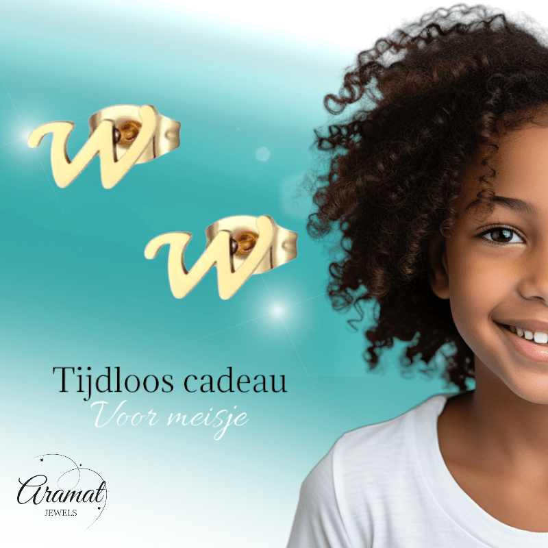 RVS Letter W Oorbellen Goudkleurig – Initiaal - Aramat Jewels - Oorbellen - cadeautip