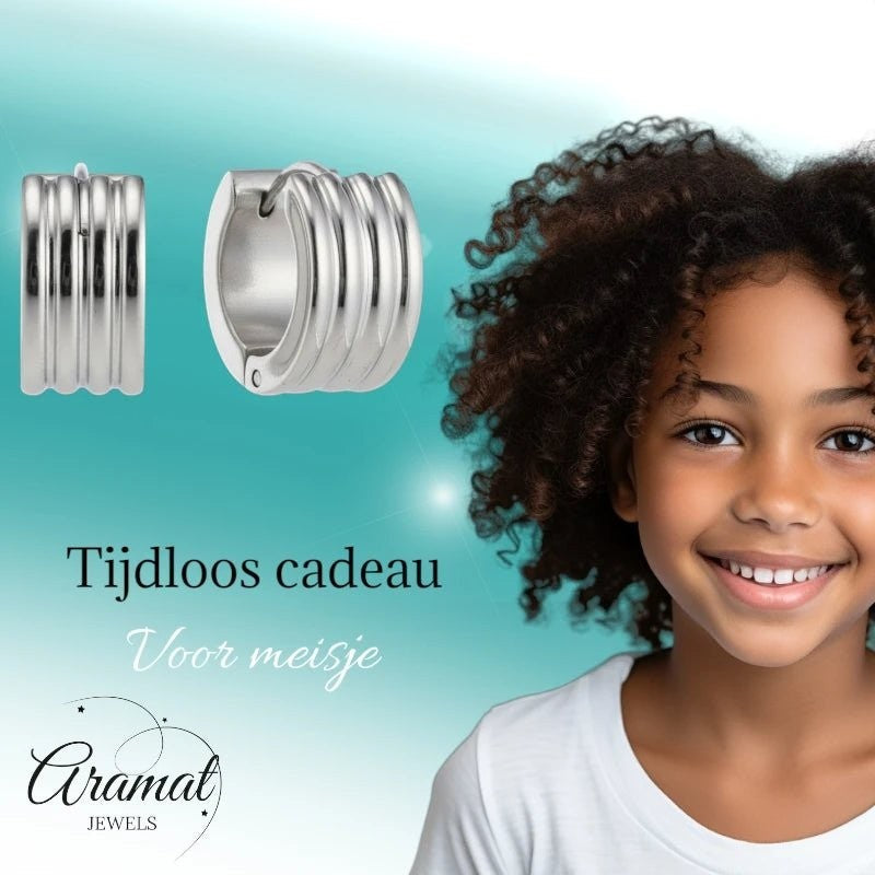 RVS Mini Huggie Creolen Streep Zilverkleur 13mm - Unisex Kind - Aramat Jewels - Oorringen - cadeautip