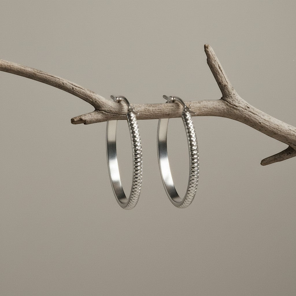 RVS Oorringen met Puntjes Motief Zilverkleur 20mm - Aramat Jewels - Oorringen - cadeautip
