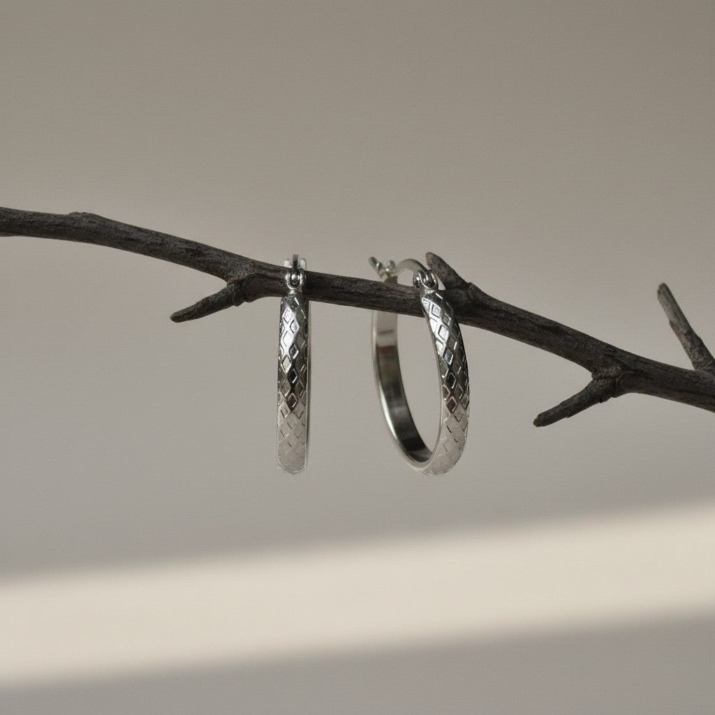 RVS Oorringen met Ruitjes Patroon Zilverkleur 25mm - Aramat Jewels - Oorringen - cadeautip