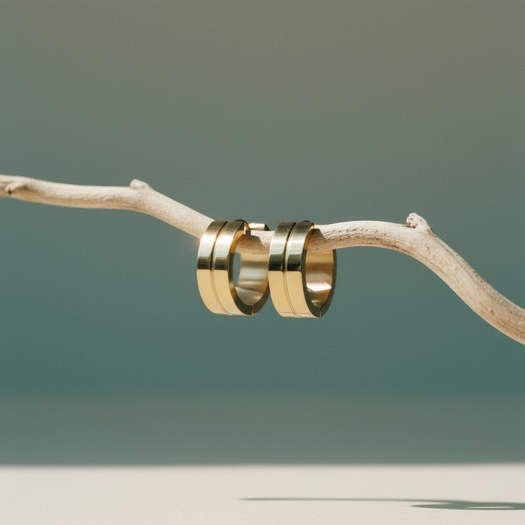 RVS Oorringen met Smalle Lijn Goudkleur 20mm - Aramat Jewels - Oorringen - cadeautip