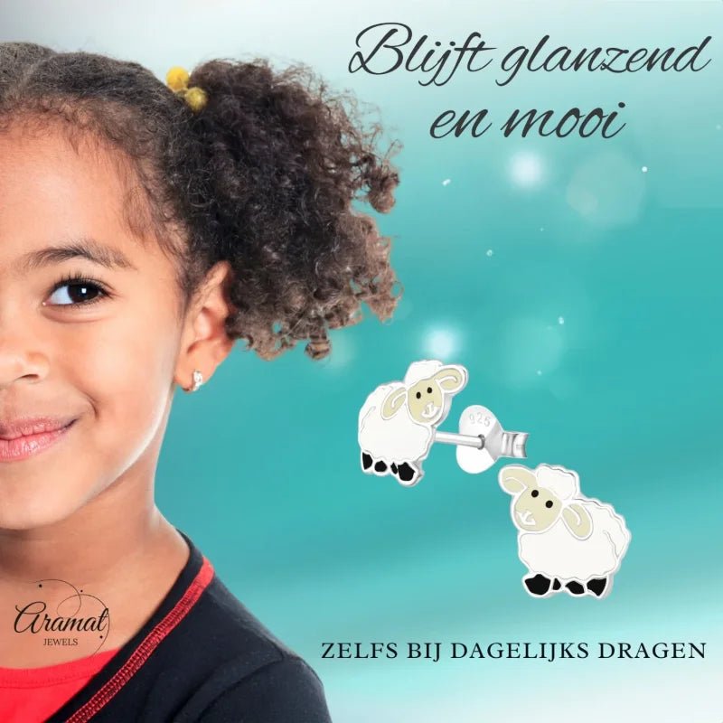 Oorbellen in de vorm van een schaap.