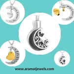 Een collectie sieraden met de woorden you are loved