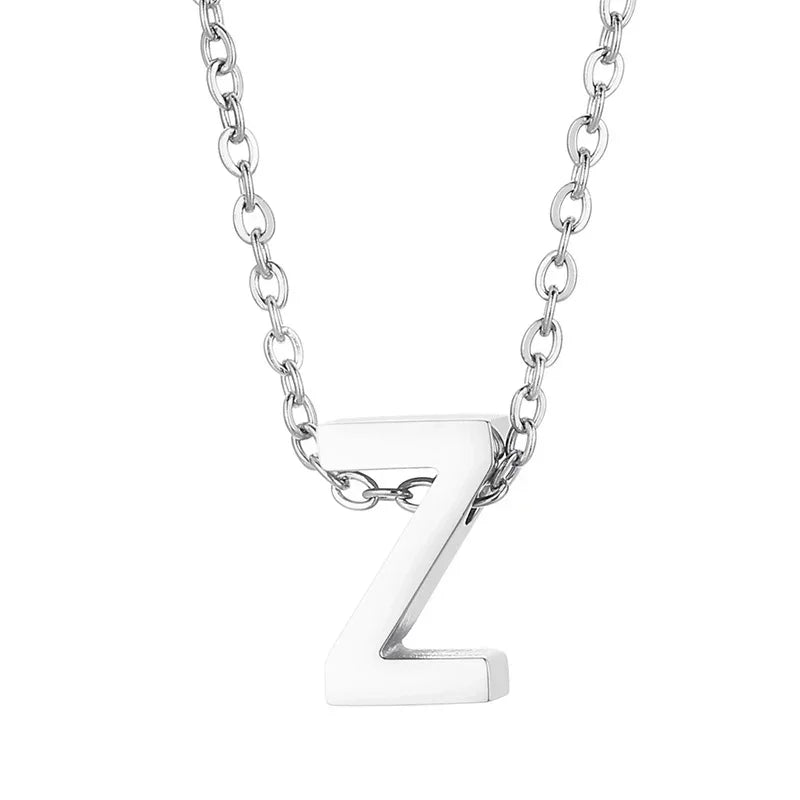 Zilveren letter ’Z’ hanger aan een ketting.