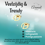 Goudkleurige RVS oorstekers Letter D