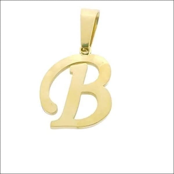 Een gouden hanger met de letter b erop