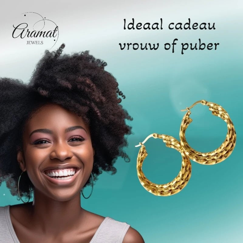 Triple Gedraaide Goudkleurige Oorringen - Statement Look - oor6280 - 538784 - Oorringen kopen# - 30mm - alles - cadeau