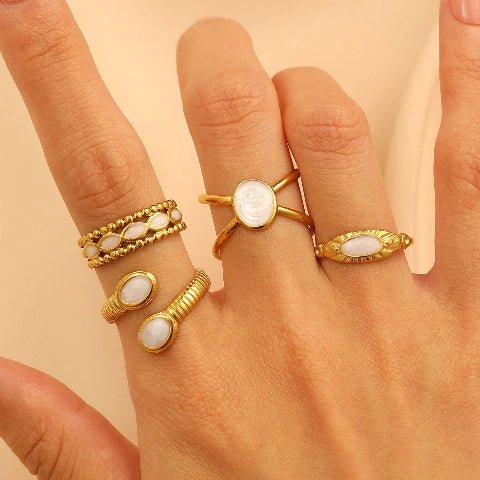 Verstelbare RVS Ring met Parelwitte Emaille Ovalen - Goudkleur (15 mm) - Aramat Jewels - Ringen - cadeautip