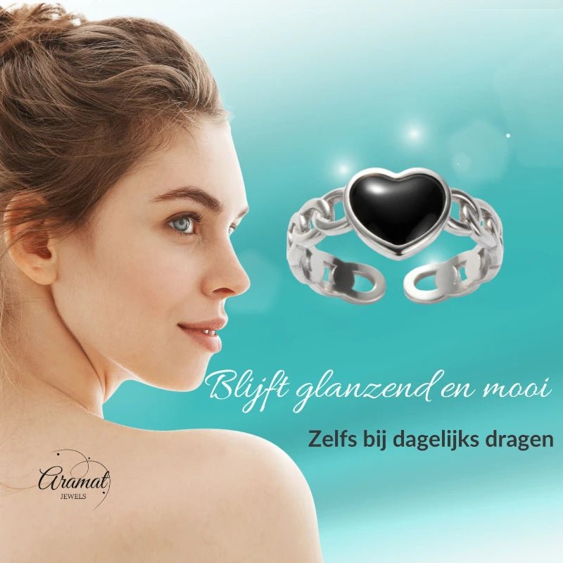 Verstelbare RVS Ring met Zwart Emaille Hartje - Zilverkleur (8 mm) - Aramat Jewels - Ringen - cadeautip