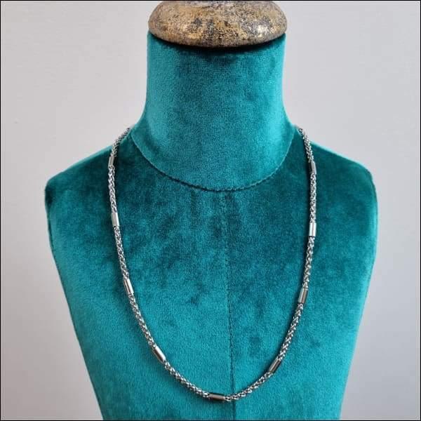 Rvs Vossenstaart Schakelketting Met Hanger Op Mannequin