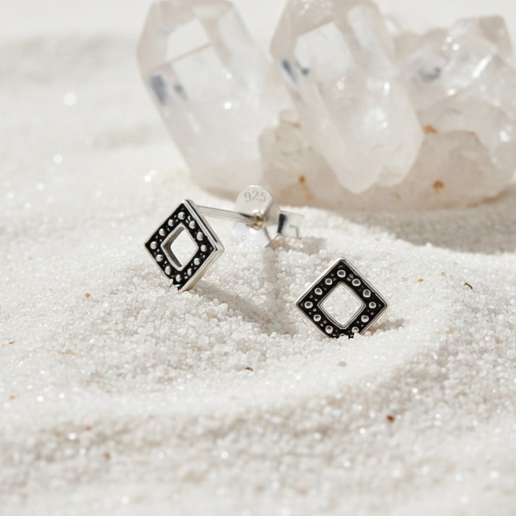 Zilveren Bali Oorbellen - Geoxideerd Ruit 5mm - Aramat Jewels - Oorbellen - cadeautip