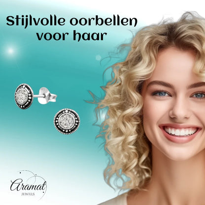 Oorstekers – Sterling Zilver Bali Etnisch Witte Glitter 7mm Rond Geoxideerd