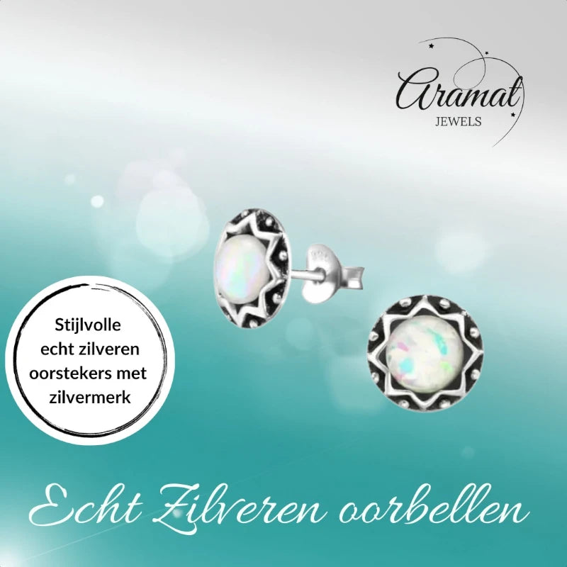Oorstekers – Sterling Zilver Bali Etnisch Wit Opaal 9mm Rond Geoxideerd