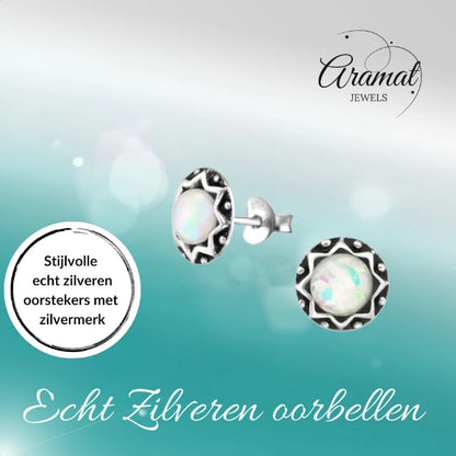 Oorstekers – Sterling Zilver Bali Etnisch Wit Opaal 9mm Rond Geoxideerd