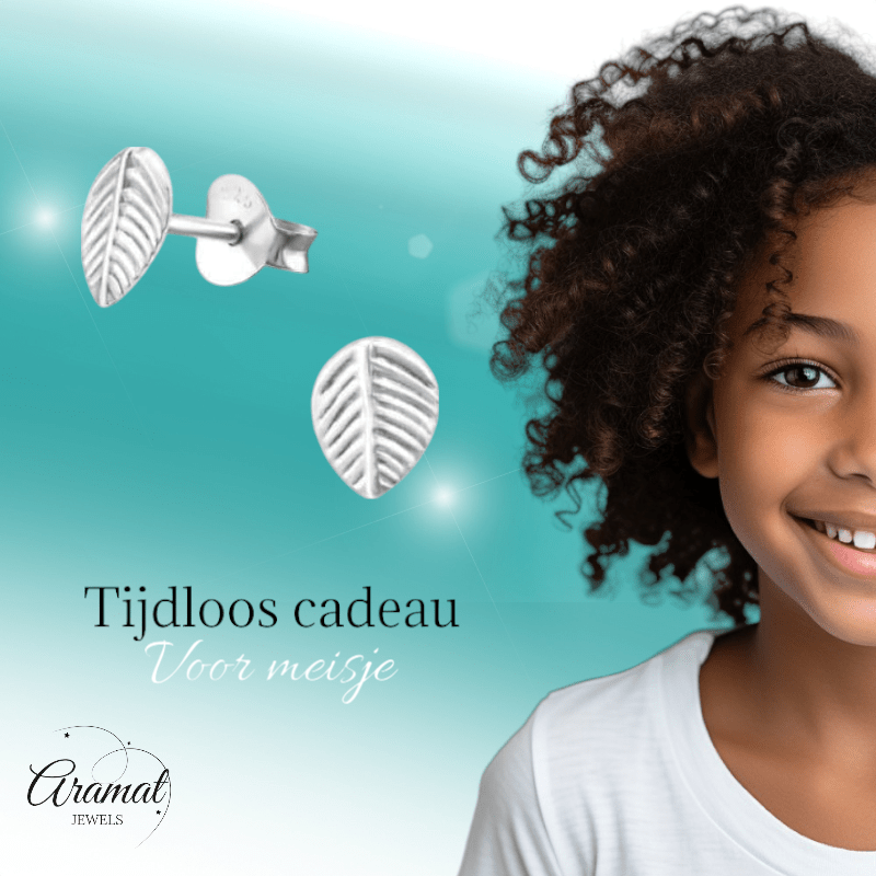 Zilveren Blaadje Oorbellen Antieklook – 7x5mm - Aramat Jewels - Oorbellen - cadeautip