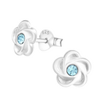 Zilveren bloemen oorstekers met blauwe kristal
