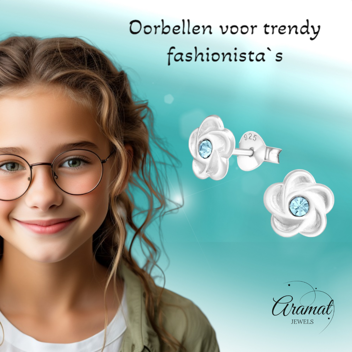 Zilveren bloemen oorstekers met blauwe kristal