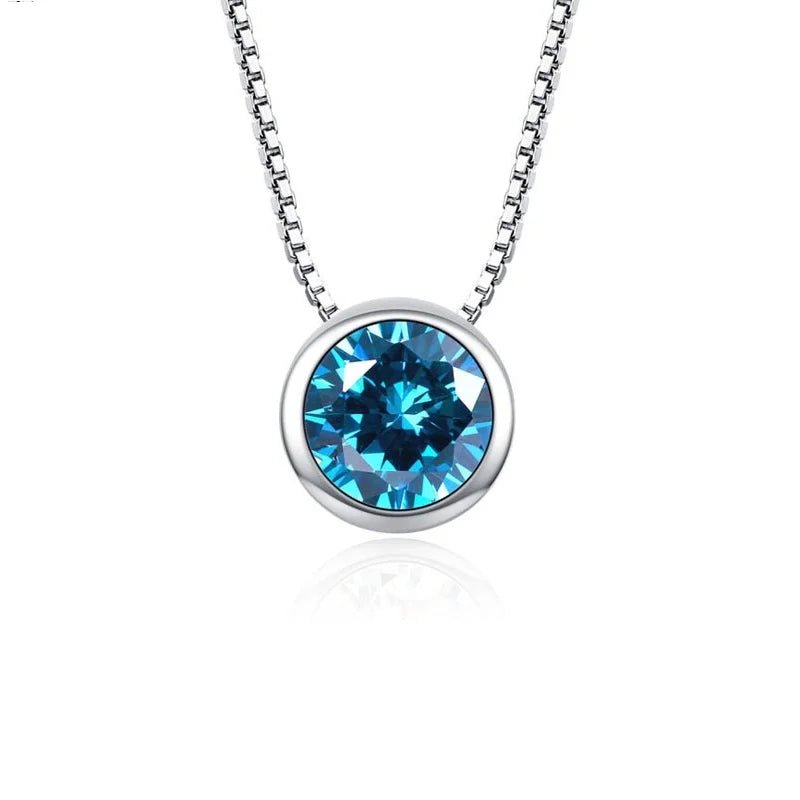 Een ketting van blauwe topaas met een bolletjesketting