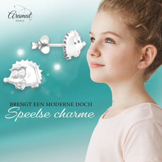 Zilveren egel oorbellen.