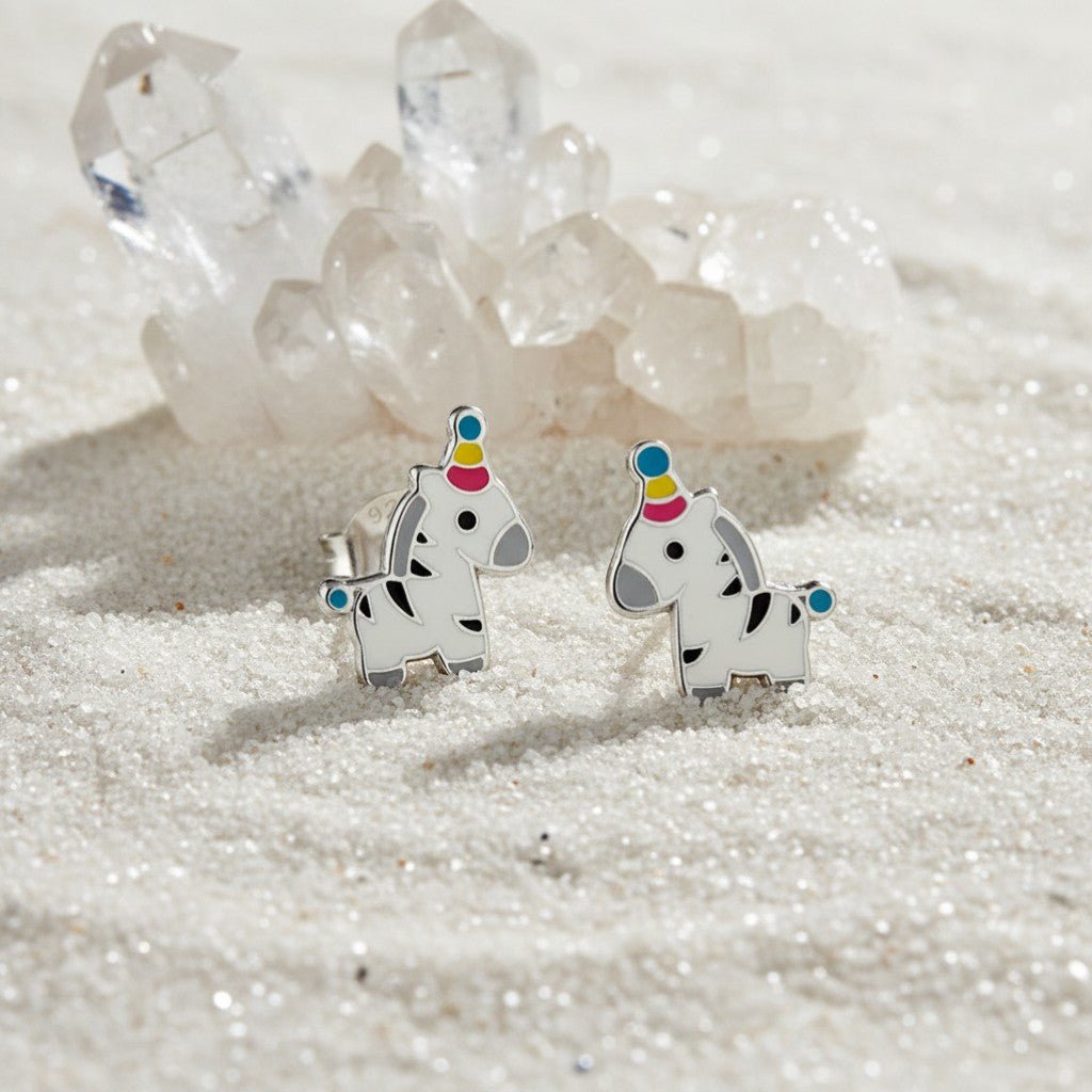 Zilveren Zebra Oorbellen - Feestmuts Emaille - Aramat Jewels - Oorbellen - cadeautip