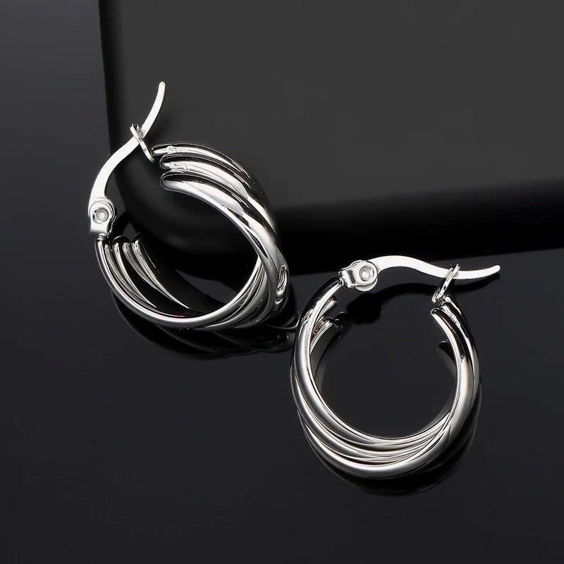 Zilverkleurige Triple Oorringen 20x7,5mm – Glanzend & Gekruist - oor6299 - 613827 - Oorringen kopen# - 20mm - alles - cadeau